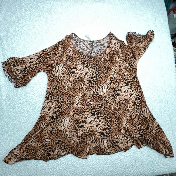 Simply Irresistible Leopard Print Womens Top - Picture 1 of 9